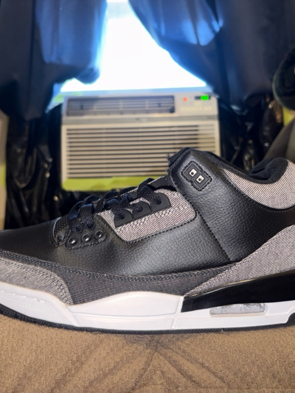 Jordan 3 Black Levi’s size 12